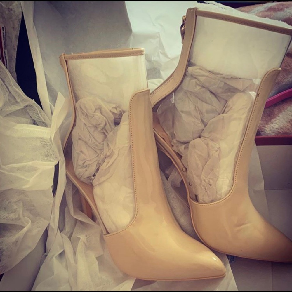 Women’s high heal bootie